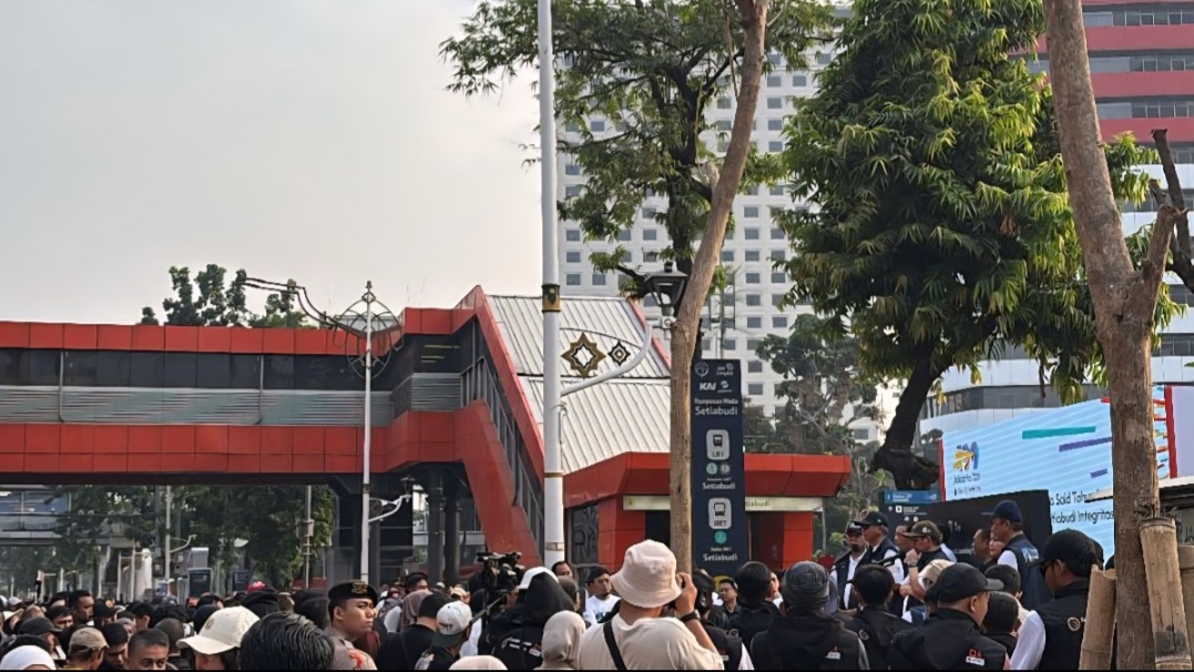Halte Transjakarta Setiabudi Jakarta Selatan. (BeritaNasional/Panji)