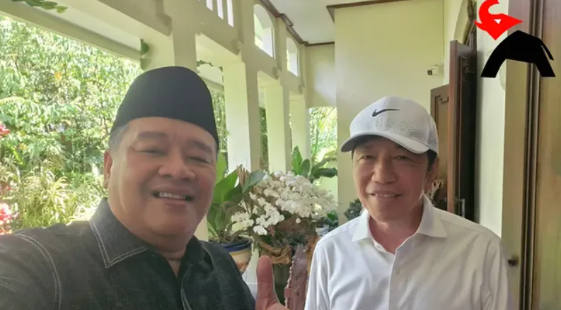 Ketua DPP PSI Bestari Barus berfoto bersama Presiden Ketujuh Jokowi (kanan). (Foto/Instagram Bestari Barus)