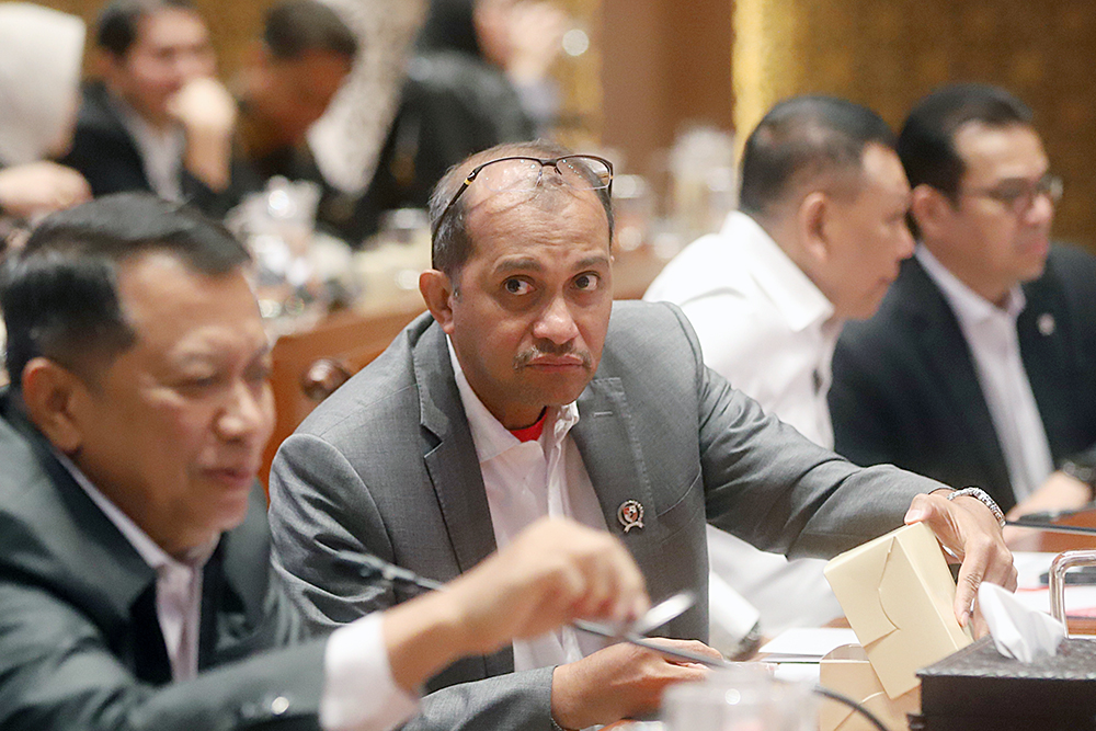 Raker Komisi I bersama pemerintah membahas Rancangan Undang-Undang tentang Keamanan dan Ketahanan Siber (KKS). (BeritaNasional/Elvis Sendouw)