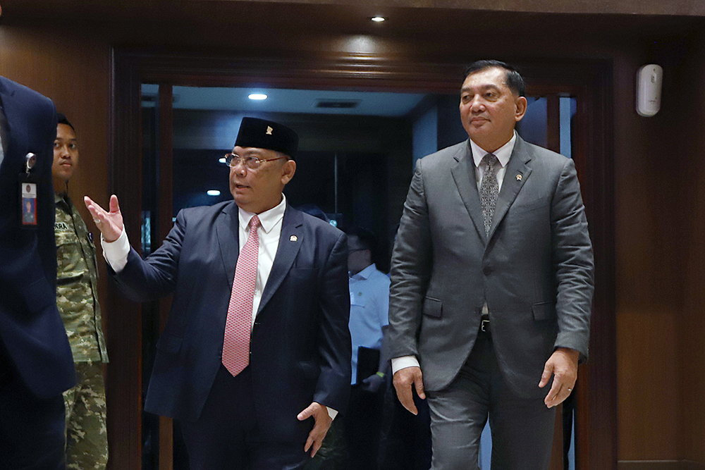 Menteri Pertahanan bersama Panglima, Kasad, Kasal, dan Kasau menghadiri rapat kerja bersama Komisi I DPR. (BeritaNasional/Elvis Sendouw)
