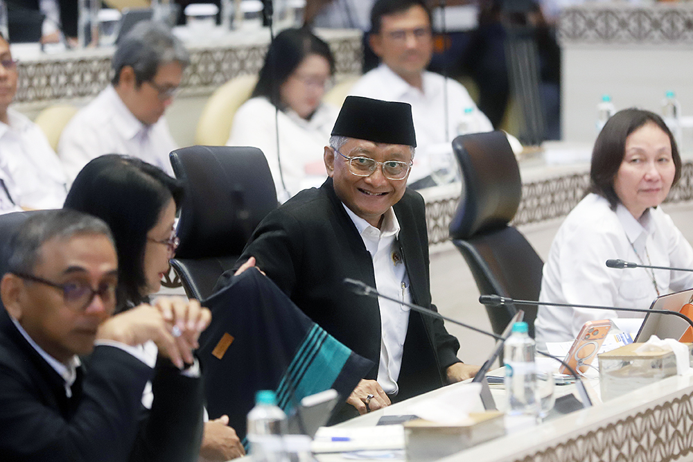 Menteri Pekerjaan Umum (PU), Dody Hanggodo menyampaikan paparan kinerja pada rapat kerja di Kompleks Parlemen, Senayan, Jakarta. (BeritaNasional/Elvis Sendouw)