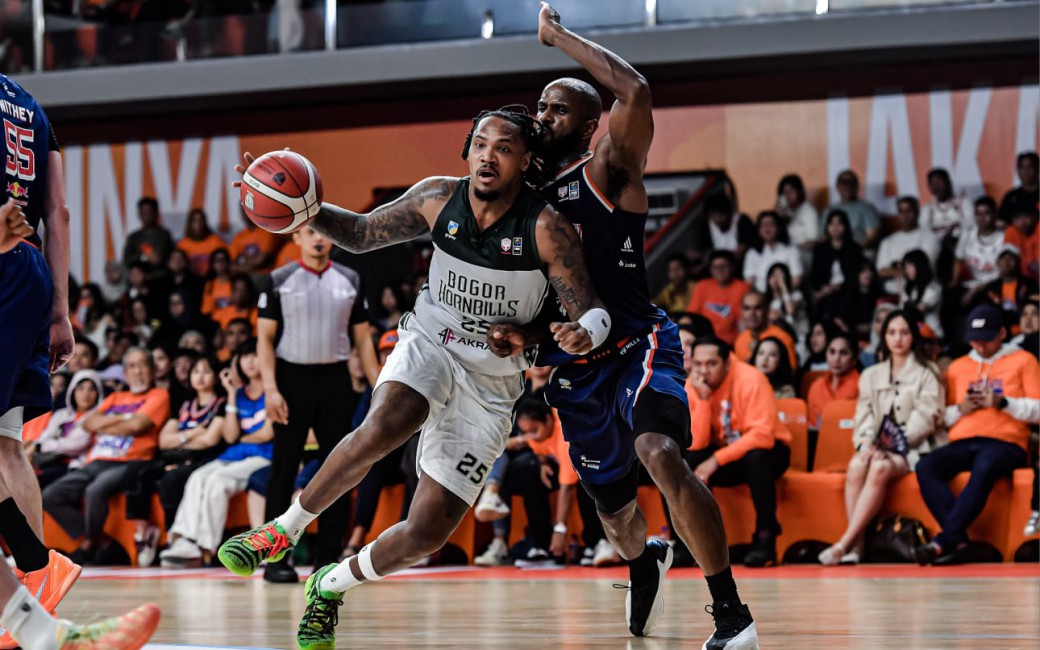 Pebasket Hornbills Travin Marquell Thibodeaux (jersey putih). (Foto/IBL)