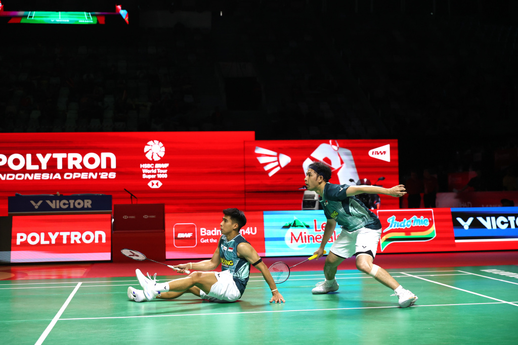 Pasangan ganda putra Indonesia Sabar/Reza menghadapi wakil China, Chen Bo Yang/Liu Yi. (BeritaNasional/Oke Atmaja)