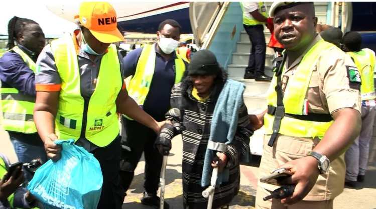 Sejumlah warga Nigeria dipulangkan kembali oleh pemerintah dari Afrika Selatan, Kamis (11/6/2026). (BeritaNasional/Viory)
