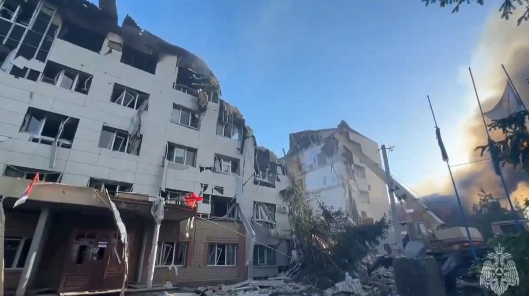 Serangan Ukraina terhadap asrama putri di Starobilsk, Republik Rakyat Luhansk/Lugansk, Jumat (22/5/2026). (BeritaNasional/X Camille Moscow)