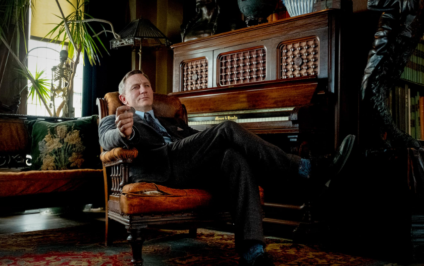 Daniel Craig dalam film Knives Out (2019). (BeritaNasional/MRC (Media Rights Capital))