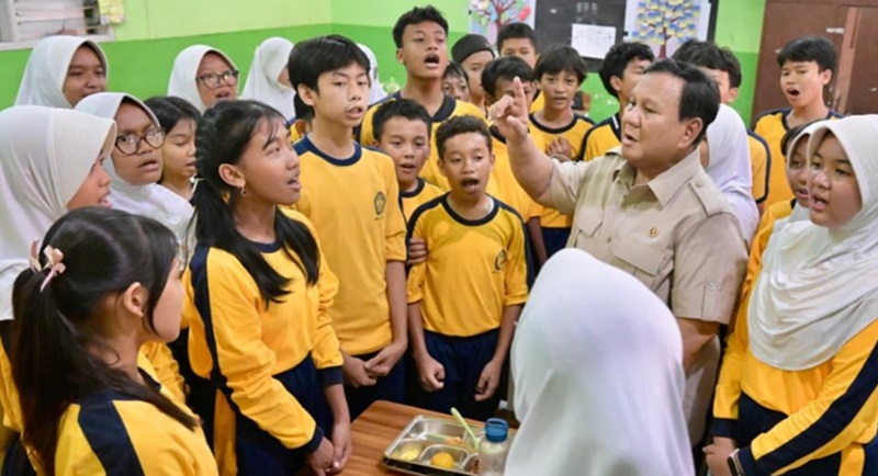 Prabowo saat tinjau MBG (Foto/Setpres)