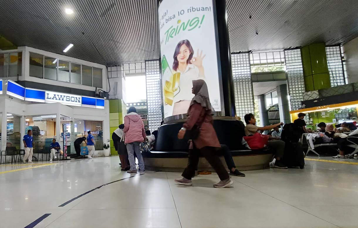 Suasana di Stasiun Gambir, Jakarta, Rabu (17/6/2026).(Beritanasional.com/Oke Atmaja)