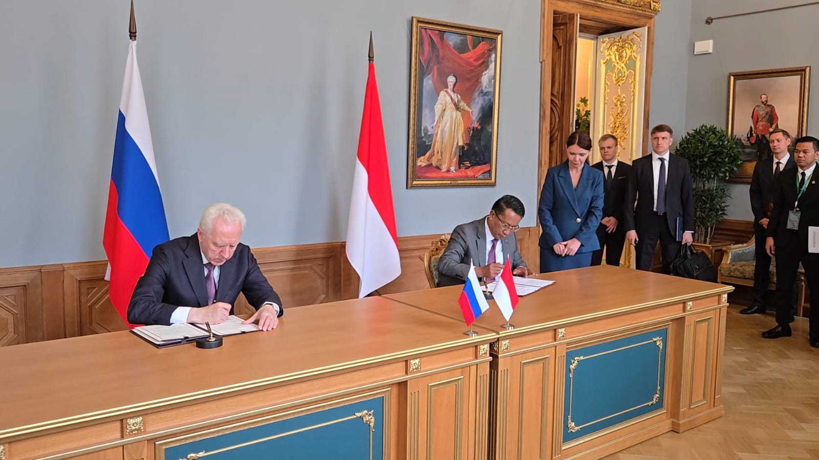 Menteri Hukum Supratman Andi Agtas tandatangan kerja sama Rusia. (BeritaNasional/istimewa)