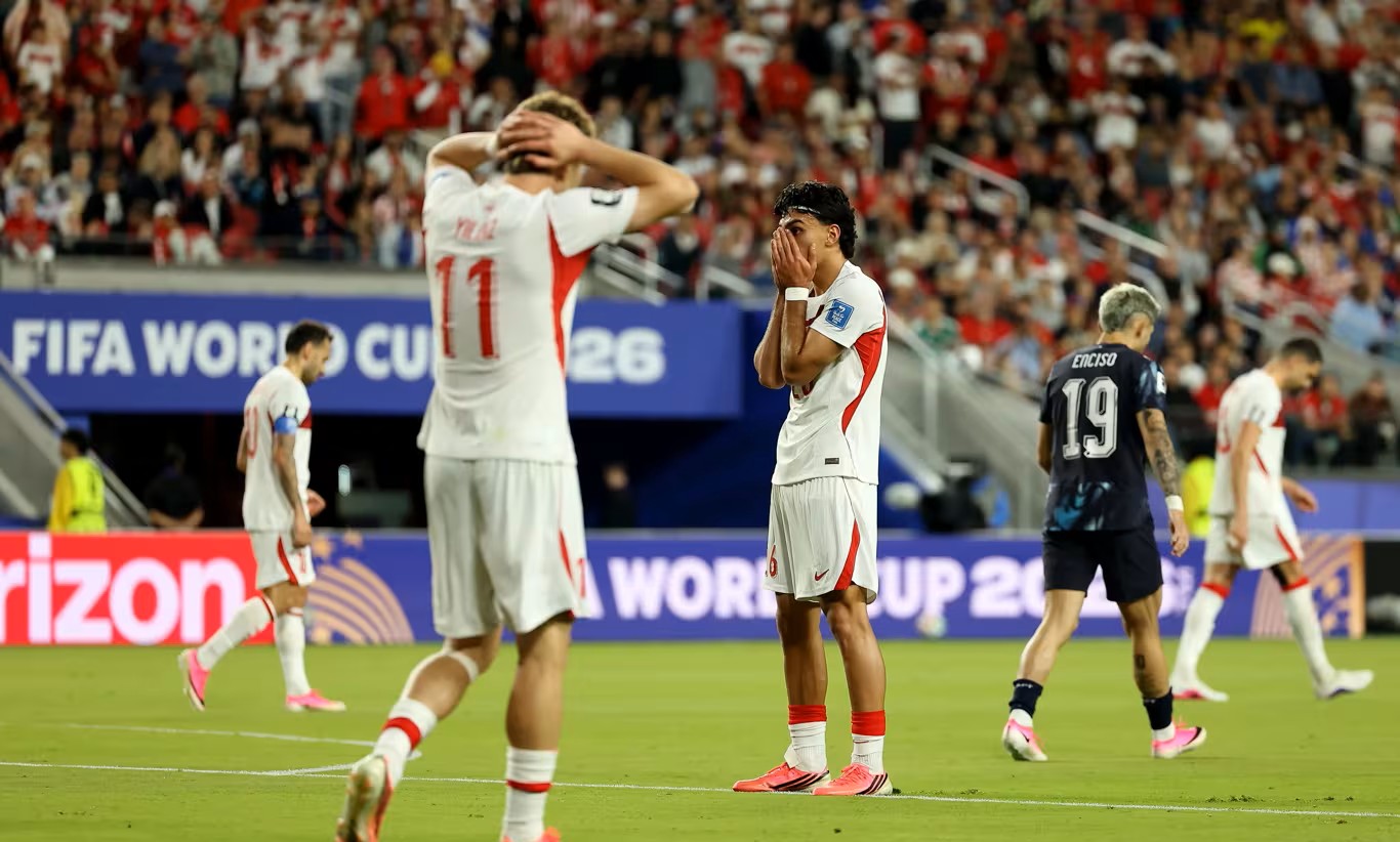 Para penggawa Timnas Turki setelah kalah dari Paraguay. (Foto/FIFA)