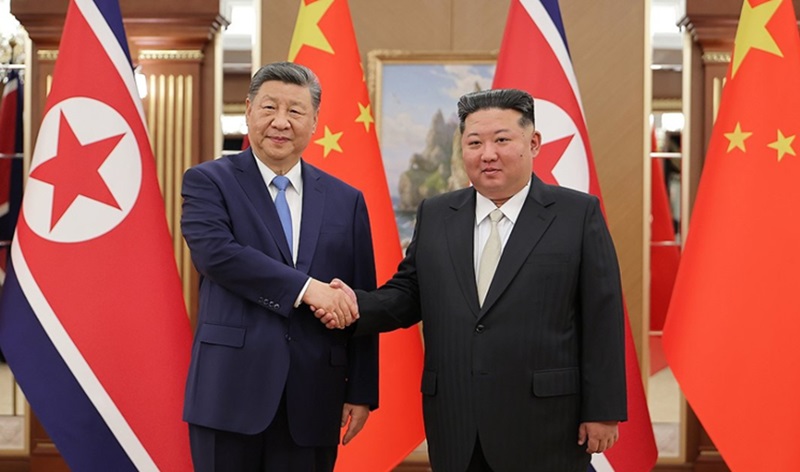 Presiden China Xi Jinping dan Pemimpin Tertinggi Korea Utara (Korut) Kim Jong Un (Foto/Yonhap)