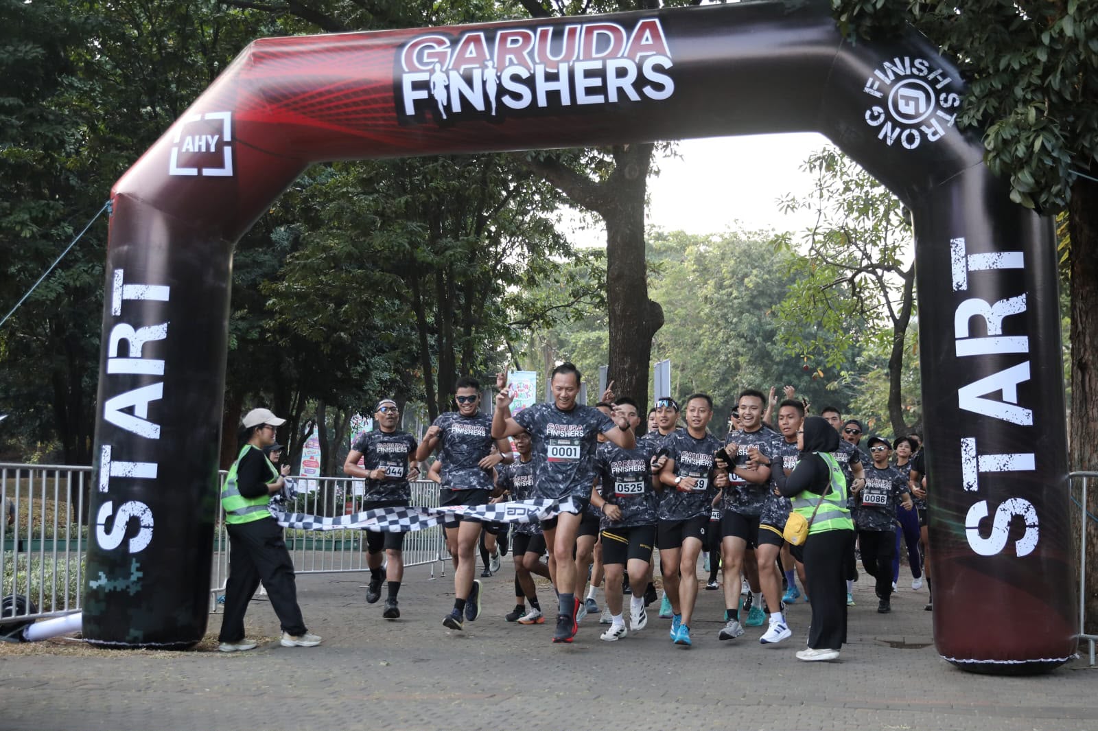 Menteri Koordinator Bidang Infrastruktur dan Pembangunan Kewilayahan, Agus Harimurti Yudhoyono (AHY) meresmikan komunitas lari Garuda Finishers. (Foto/Istimewa)