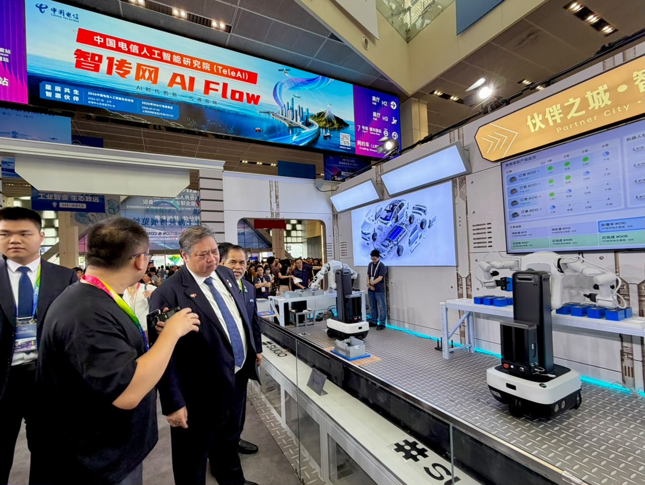 Airlangga Dorong Transfer Teknologi AI dan Robotika dari China ke Indonesia. (Foto/Kemenko Perekonomian)
