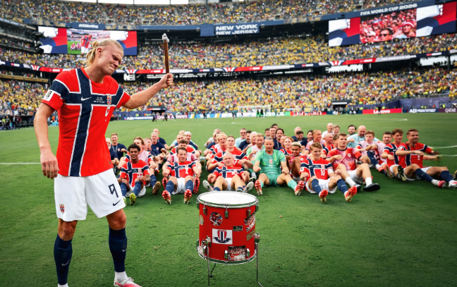 Selebrasi Viking Row oleh Timnas Norwegia di Piala Dunia 2026. (BeritaNasional/IG Erling)