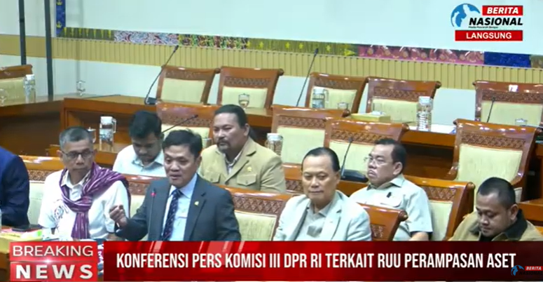 Konferensi pers pimpinan dan anggota Komisi III DPR tentang RUU Perampasan Aset. (BeritaNasional TV)