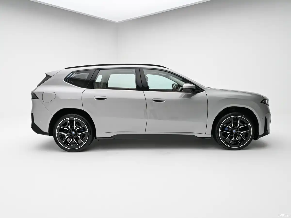 Suv Listrik BMW iX3 Long-Wheelbase Meluncur. (Foto/BMW)