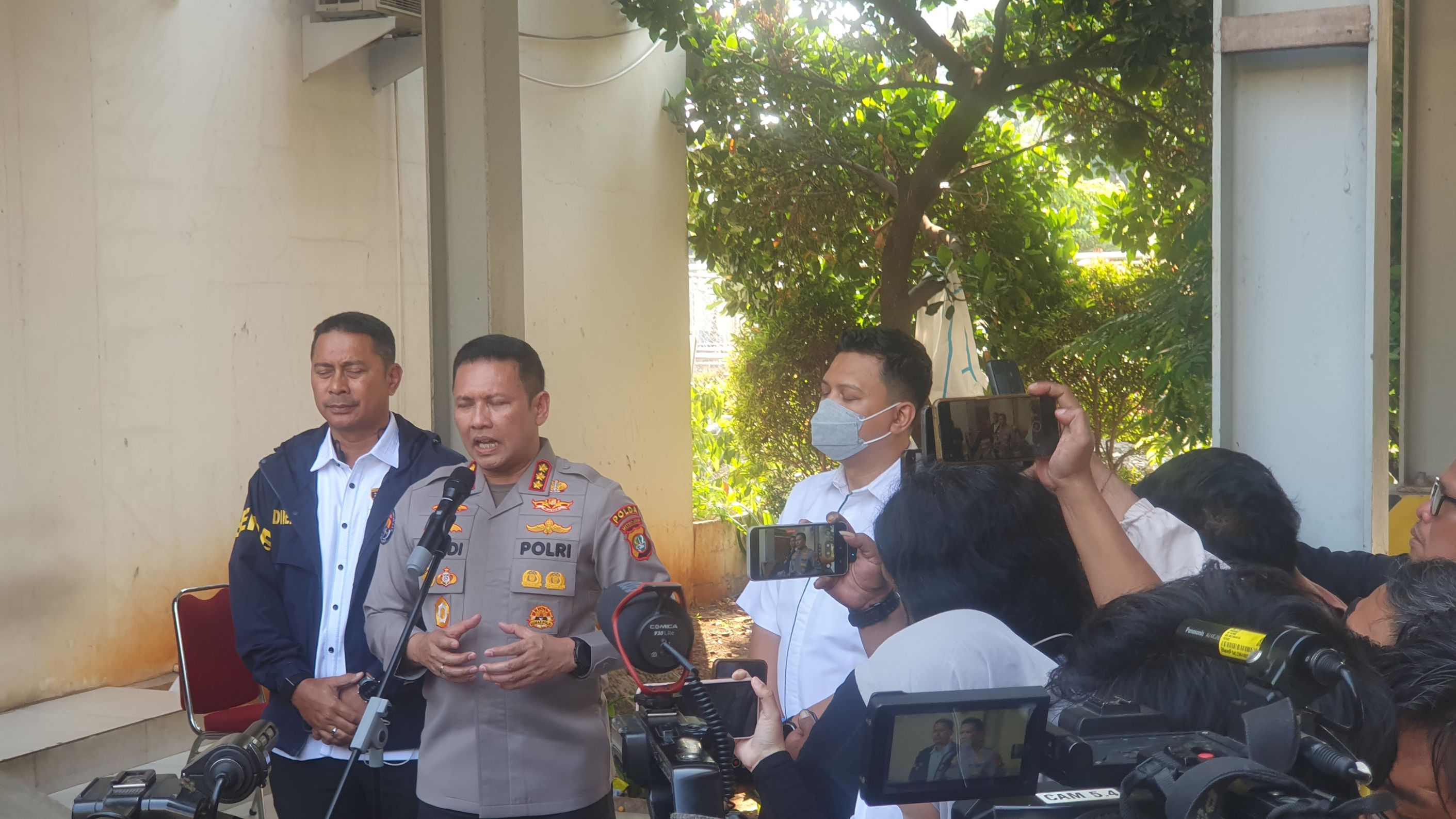 Kabid Humas Polda Metro Jaya Kombes Pol. Budi Hermanto kepada wartawan, Senin (13/7/2026). (BeritaNasional/Bachtiar)