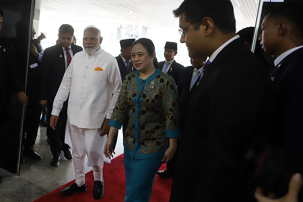 Ketua DPR RI Puan Maharani saat menyambut kedatangan PM Narendra Modi. (BeritaNasional/Elvis)