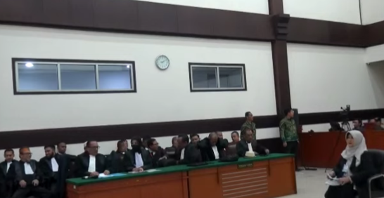 Persidangan Dokter Tifa di PN Jaktim, Kamis (23/7/2026). (Foto/YouTube PN Jaktim)
