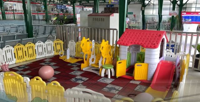 Area bermain di Stasiun Lempuyangan, Yogyakarta. (BeritaNasional/KAI)