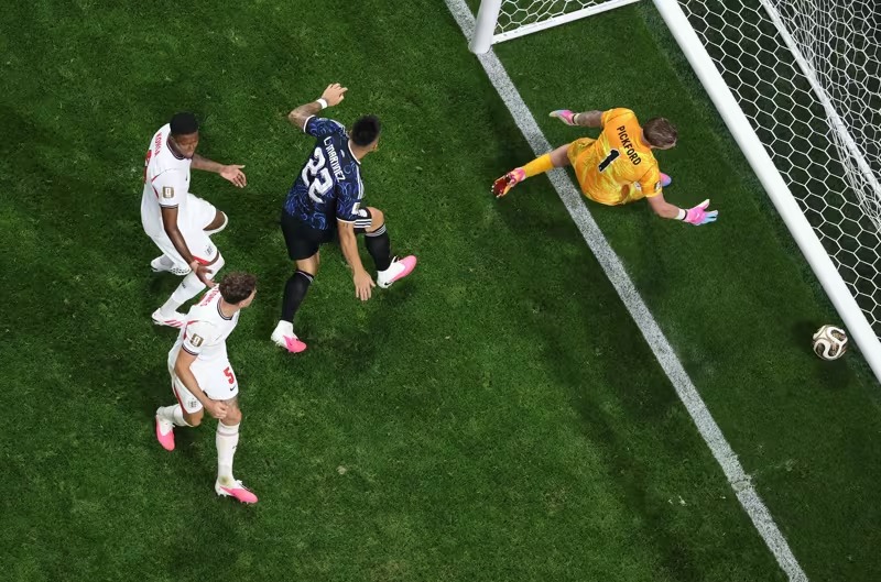 Pertandingan Inggris vs Argentina di semifinal Piala Dunia 2026. (Foto/FIFA)