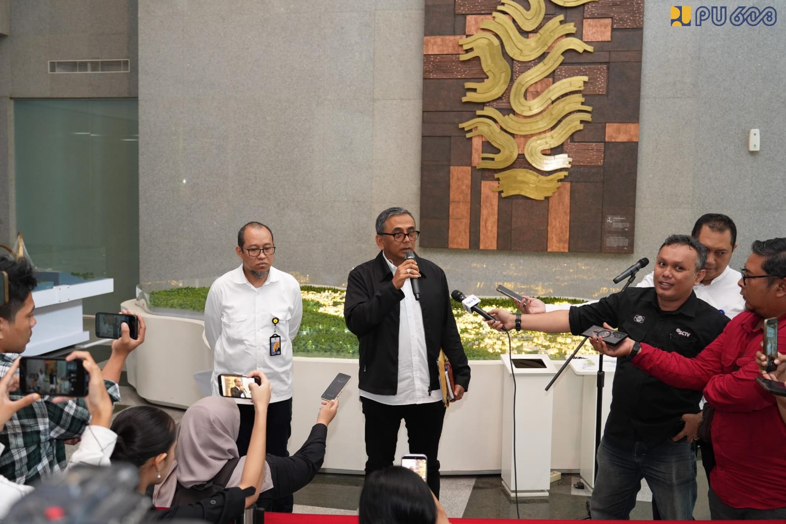 Sekjen PU apri Artoto memberikan keterangan kepada pers. (BeritaNasional/istimewa)
