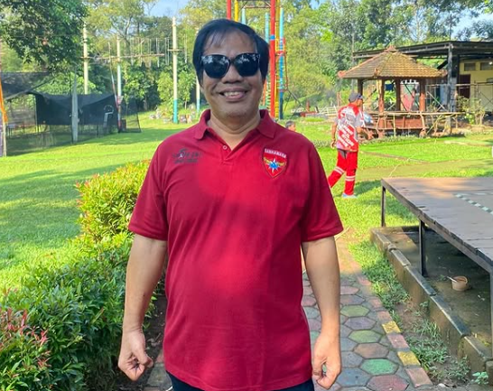 Komedian sekaligus aktor Simson Rarameha Ngadang atau yang lebih dikenal dengan nama Temon (kanan). (Foto/instagram temontemplar27)