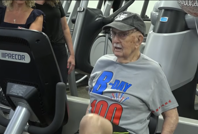 Veteran Perang Dunia II usia 100 tahun, Dave Keaggy. (BeritaNasional/YT 12News)