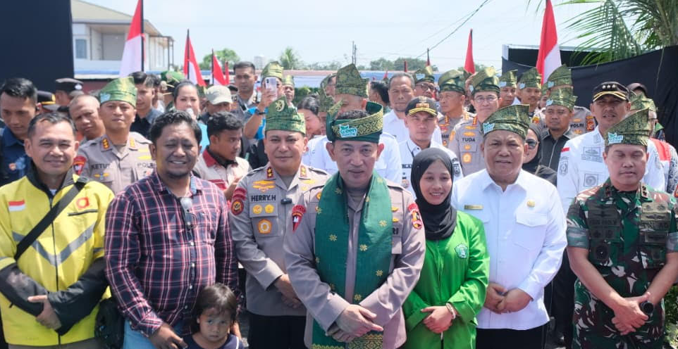 Kapolri Jenderal Listyo Sigit Prabowo resmikan jembatan di Riau (BeritaNasional/Panji)