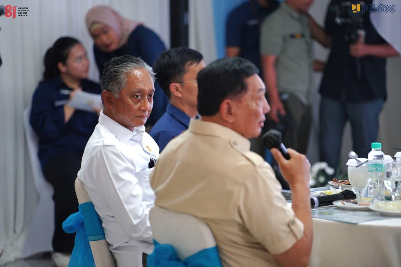 Menteri PU Dody Hanggodo bersama Menhan Sjafrie Sjamsoeddin . (BeritaNasional/KemenPU)