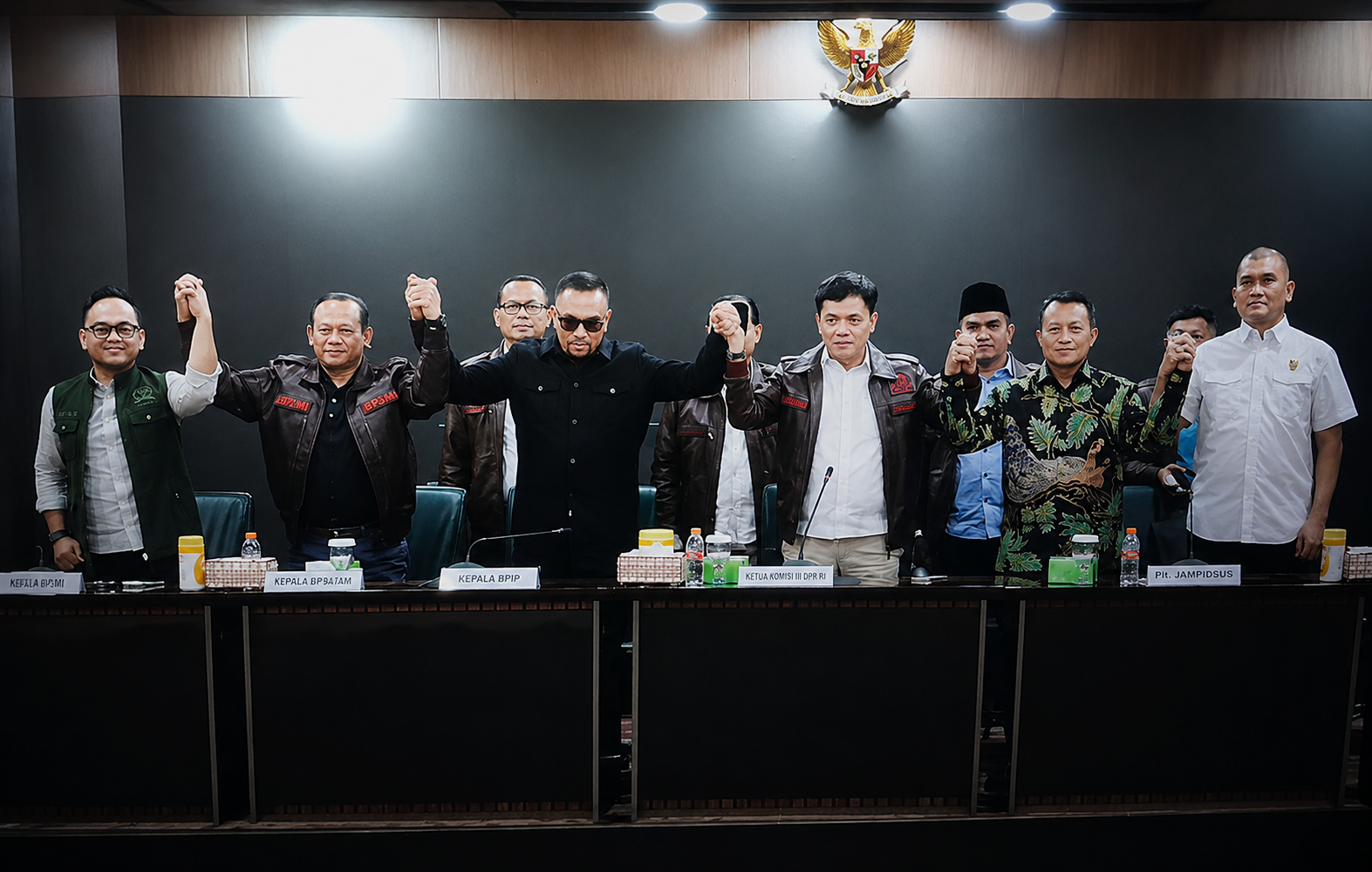 Kejaksaan Agung, Komisi III dan Kortas Tipidkor gelar konferensi pers terkai kasus dugaan korupsi eks Jampidsus. (BeritaNasional/Elvis Sendouw)