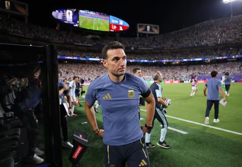 Pelatih Timnas Argentina, Lionel Scaloni. (Foto/FIFA)