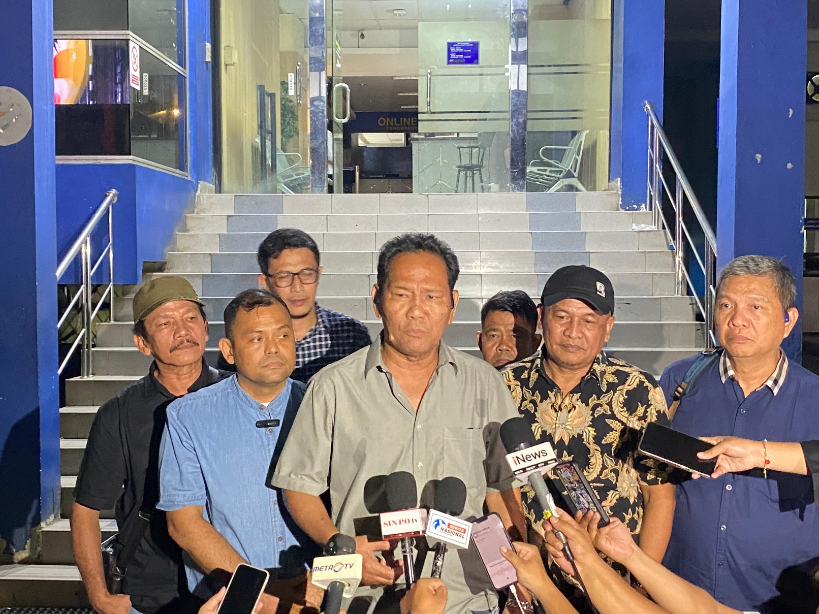 Direktur Anti-Kekerasan Wartawan PWI Edison Siahaan usai laporan di Mapolda Metro Jaya, Jakarta, Senin (20/7/2026). (BeritaNasional/Bachtiar)