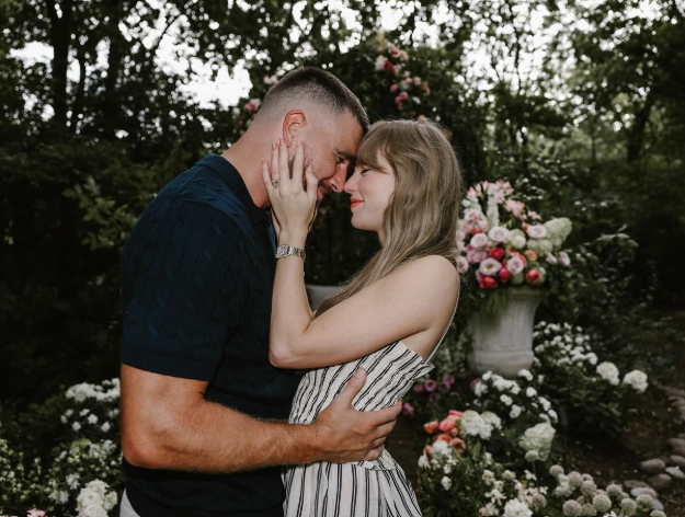 Taylor Swift dab Travis Kelce. (BeritaNasional/IG Taylor Swift)