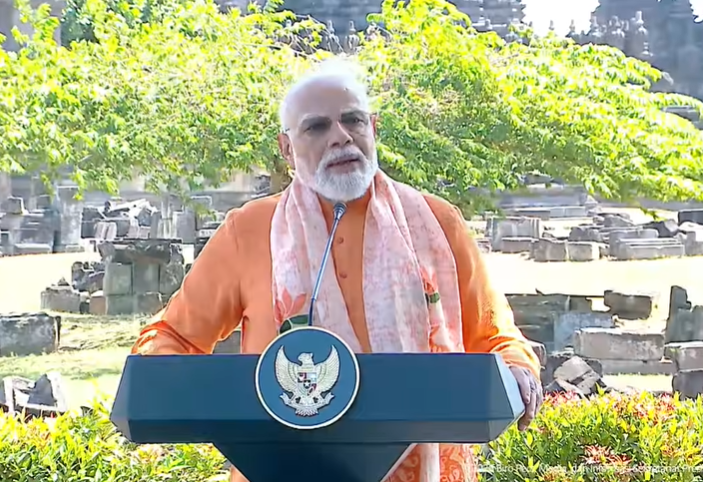 PM India Narendra Modi di Candi Prambanan, Yogyakarta, Rabu (8/7/2026). (BeritaNasional/YT Setpres)
