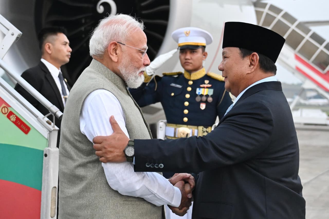 Prabowo Jemput PM India Narendra Modi di Halim. (Foto/BPMI)