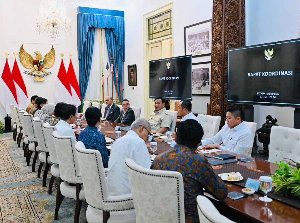Presiden Prabowo Subianto memimpin rapat bersama jajaran Komite Stabilitas Sistem Keuangan. (Foto/BPMI)