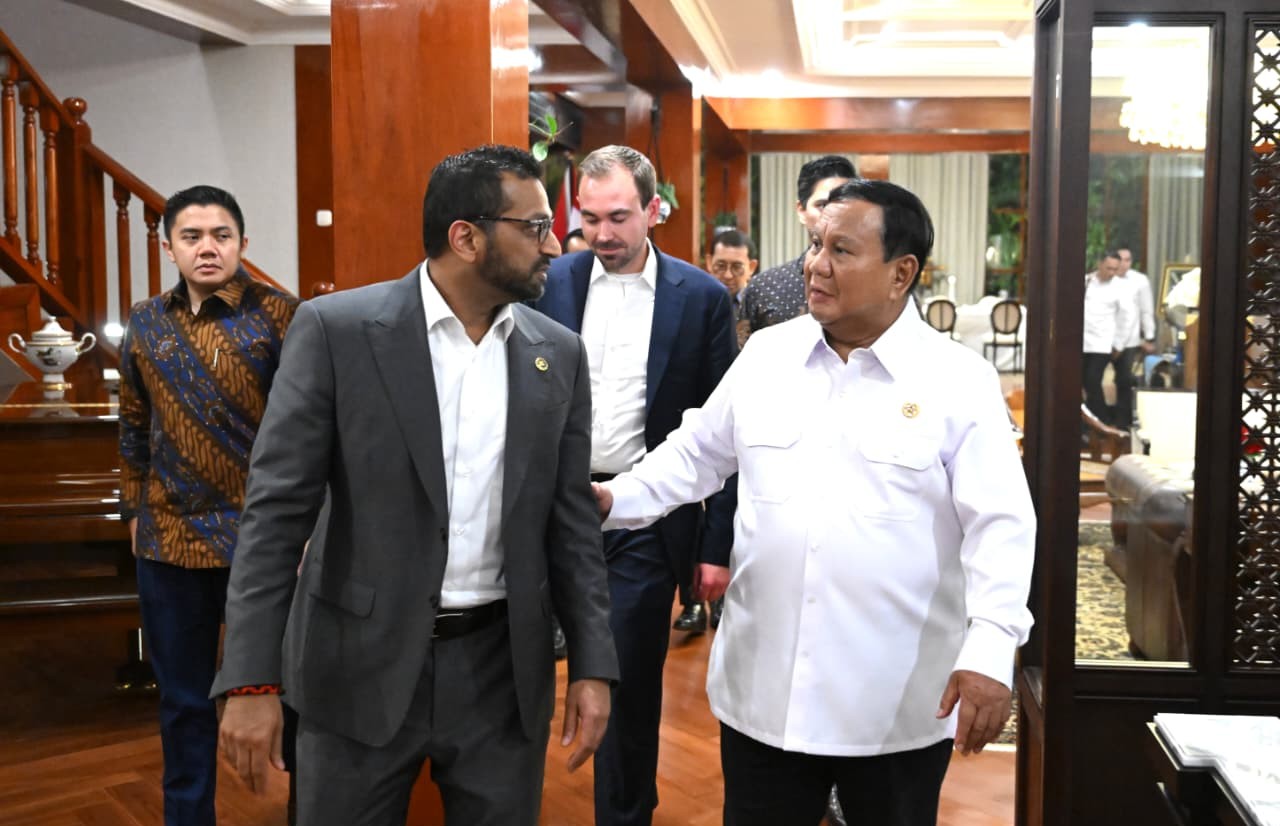 Presiden Prabowo menerima kunjungan Direktur FBI untuk membahas pengembalian artefak budaya ilegal. (Foto/BPMI)
