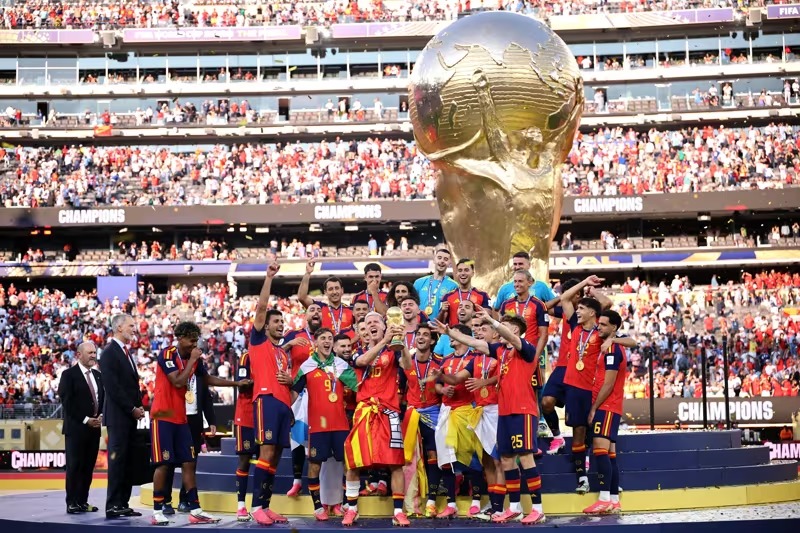 Timnas Spanyol resmi kembali menduduki peringkat pertama ranking FIFA. (Foto/FIFA)