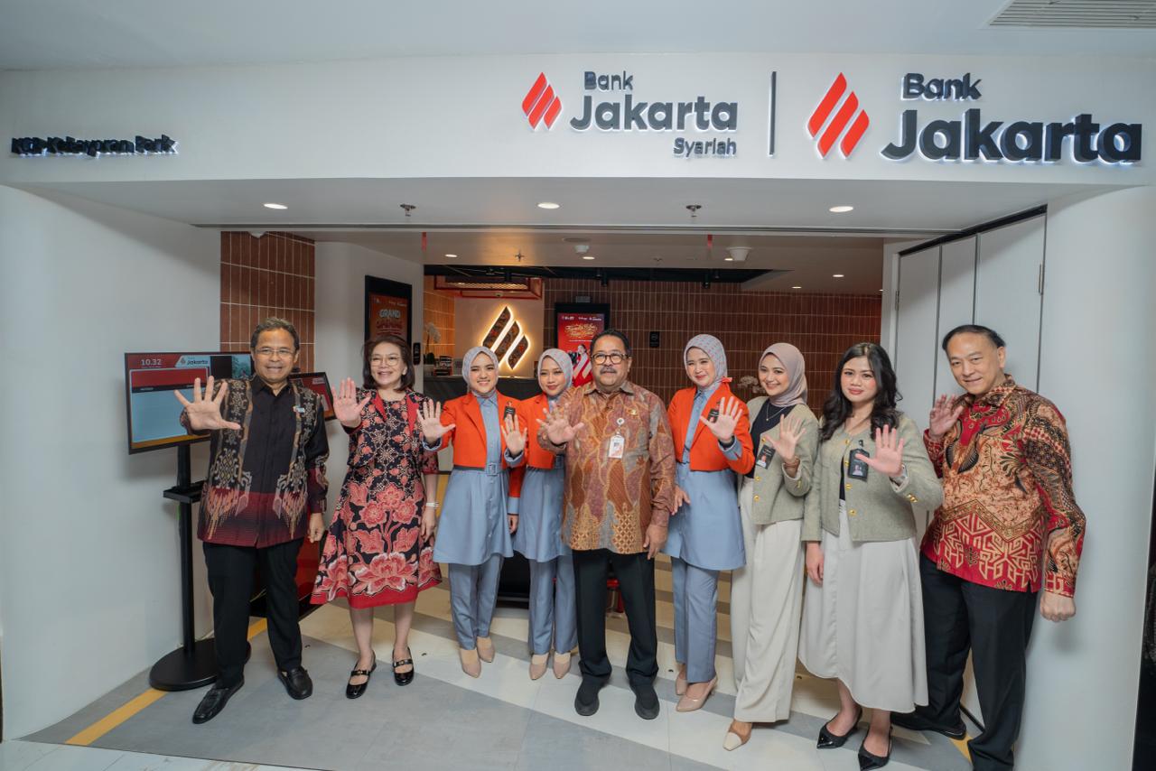 Rano Karno Dukung Transformasi Bank Jakarta melalui New Look Branch Kebayoran Park. (Foto/Bank Jakarta)