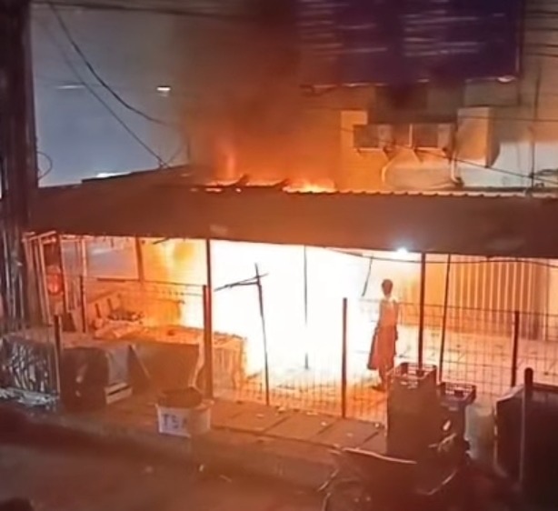 Ruko di Pasar Ciputat Tangsel Terbakar. (Foto/istimewa)