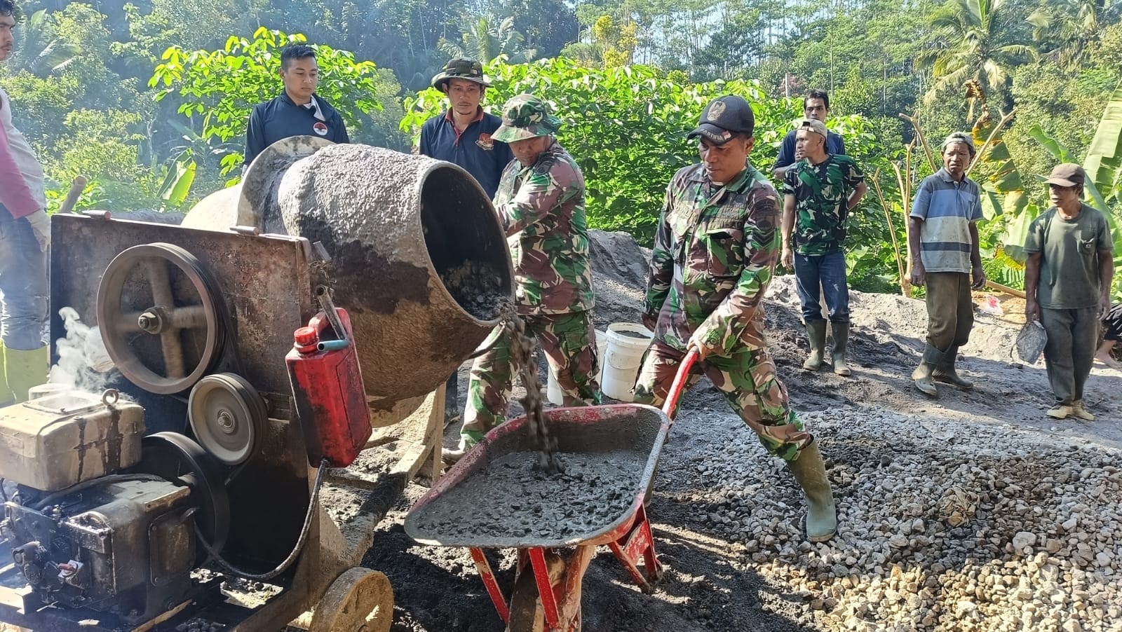 Satgas TMMD Kodim Purworejo Kebut Pembangunan Jalan Demi Dorong Ekonomi Warga. (Foto/istimewa)