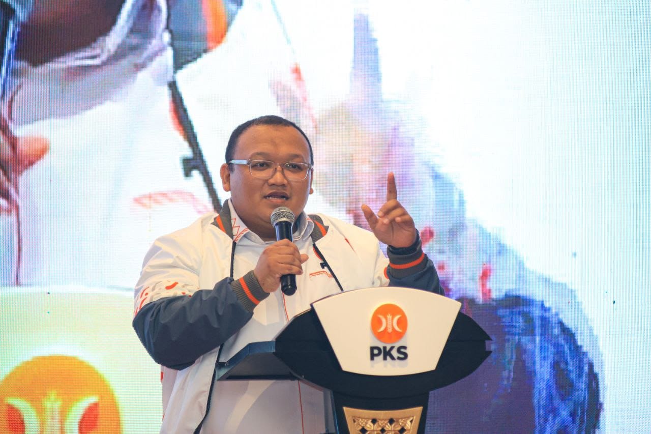 Sekjen PKS Muhammad Kholid memberikan 4 bekal kepada kader muda. (BeritaNasional/istmewa)