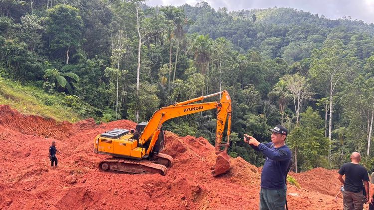 Kemenhut Bongkar Tambang Emas Ilegal di Bolaang Mongondow. (Foto/Kemenhut)