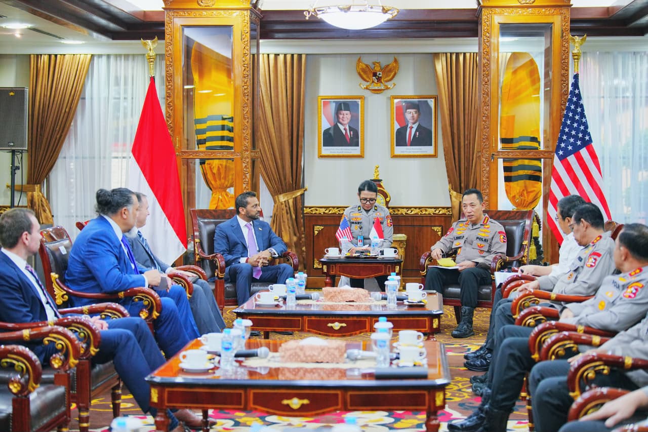 Pertemuan Kapolri Jenderal Listyo Sigit Prabowo menerima Direktur FBI, Kash Patel di Mabes Polri, Jakarta Selatan, Kamis (23/7/2026). (BeritaNasional/Humas Polri)