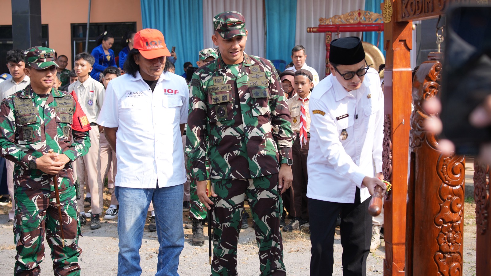 Tingginya Antusiasme Warga Jadi Penyemangat Satgas TMMD ke-129 Purworejo. (Foto/istimewa)