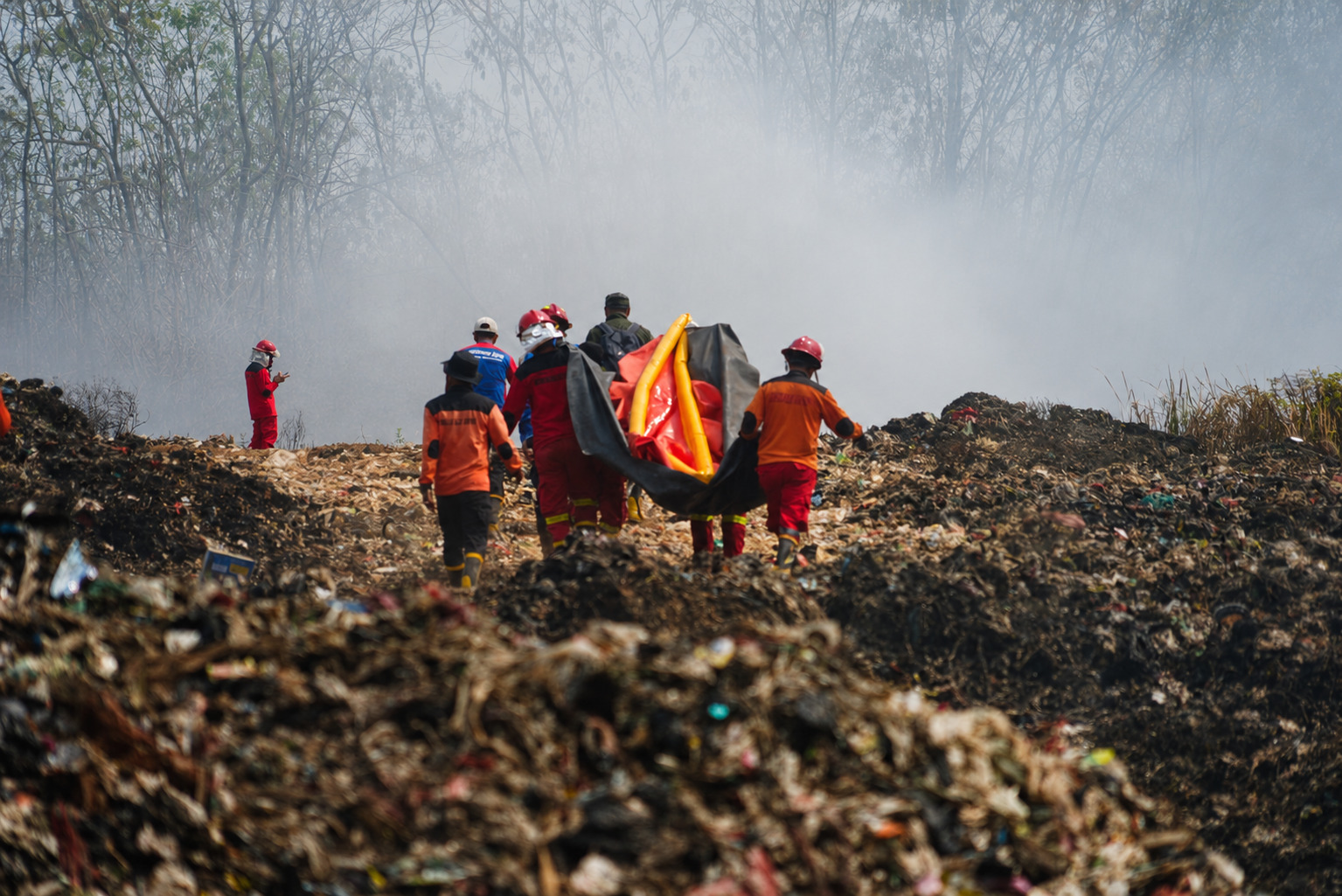 Lokasi kebakaran Tempat Pemrosesan Akhir (TPA) Jatiwaringin. (Foto/Kemen LH).