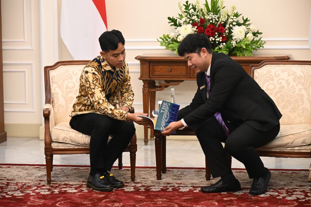 Wapres Gibran Rakabuming menerima Junior Chamber International (JCI) Indonesia. (BeritaNasional/Elvis/HO Setwapres)