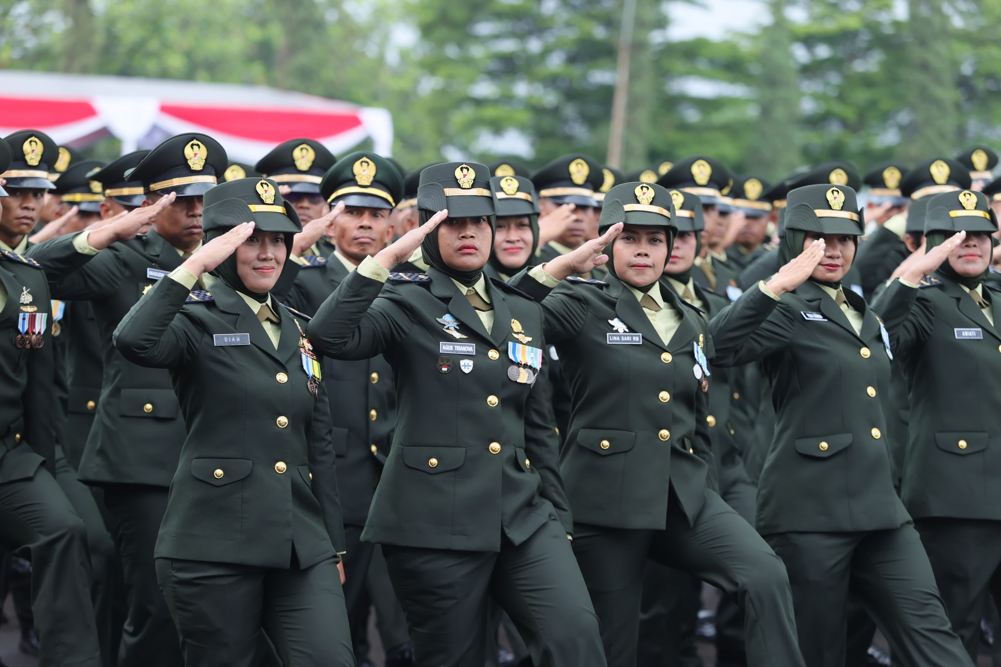 677 Perwira Remaja TNI AD Resmi Dilantik, Wakasad Tekankan Integritas dan Keteladanan Pelantikan 677 Perwira Remaja TNI AD lulusan Pendidikan Pembentukan Perwira (Diktukpa) Secapa AD Gelombang I Tahun Anggaran 2025. (BeritaNasional/Elvis Sendouw/HO Puspen TNI)