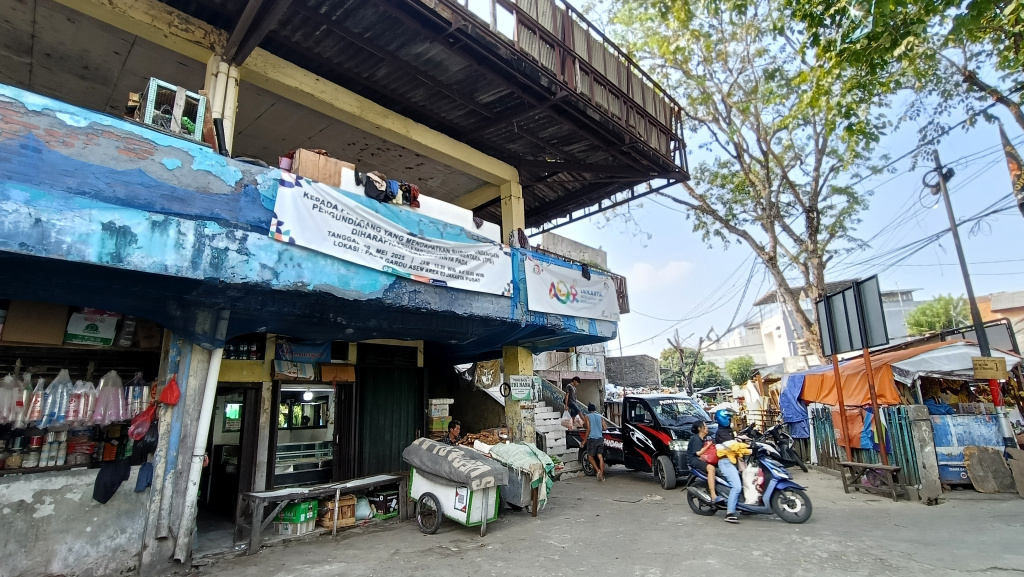 Suasana di pasar gardu asem, Kemayoran, Jakarta, Selasa (22/7/2025).  (Beritanasional.com/ Oke Atmaja)